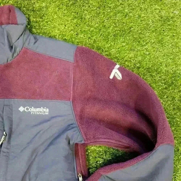 Columbia Titanium Omni Tech Purple Waterproof Shell Jacket. Size Small - Picture 3 of 6